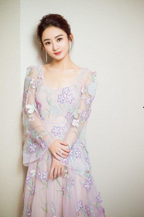 娱乐圈爆料圆脸小花,娱乐圈新晋人气小花旦的崛起之路 第1张 娱乐圈爆料圆脸小花,娱乐圈新晋人气小花旦的崛起之路 第1张